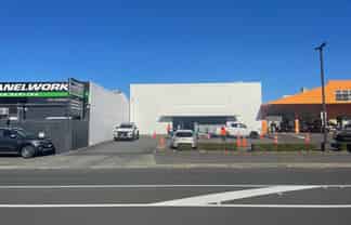ROAD FRONT BULK RETAIL OPPORTUNITY
