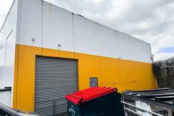 ROAD FRONT BULK RETAIL OPPORTUNITY
