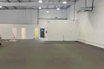 ROAD FRONT BULK RETAIL OPPORTUNITY
