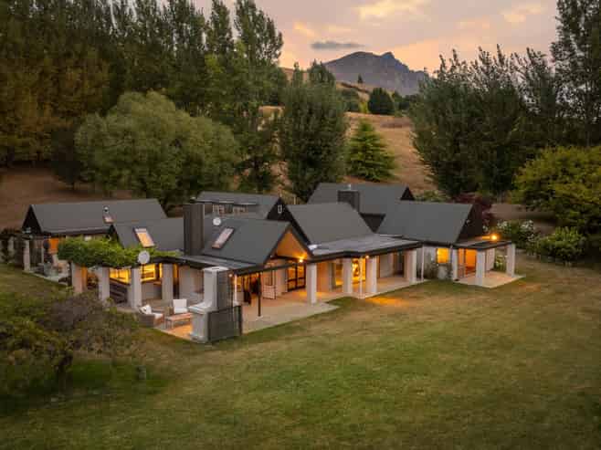 208 Lower Shotover Road, Dalefield