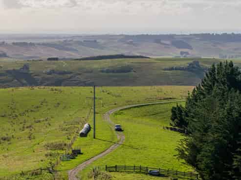 659 Limestone Valley Road, Cave