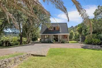 33d Landing Road, Titirangi