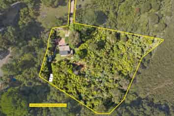 33d Landing Road, Titirangi