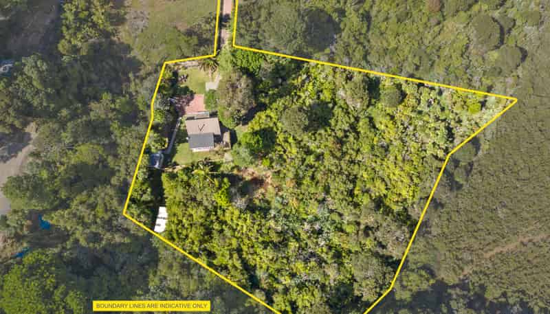 33d Landing Road, Titirangi