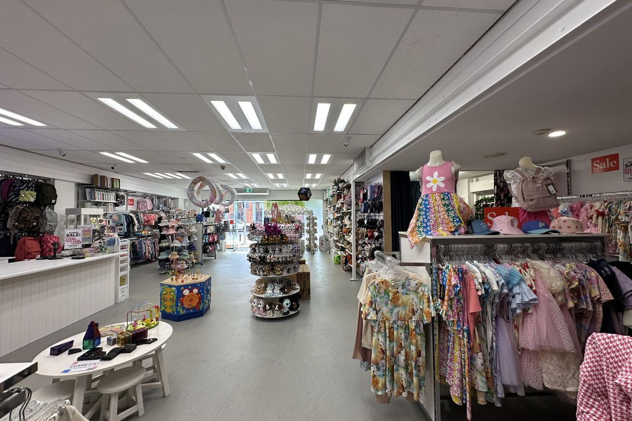 Prime retail on Parnell - Más