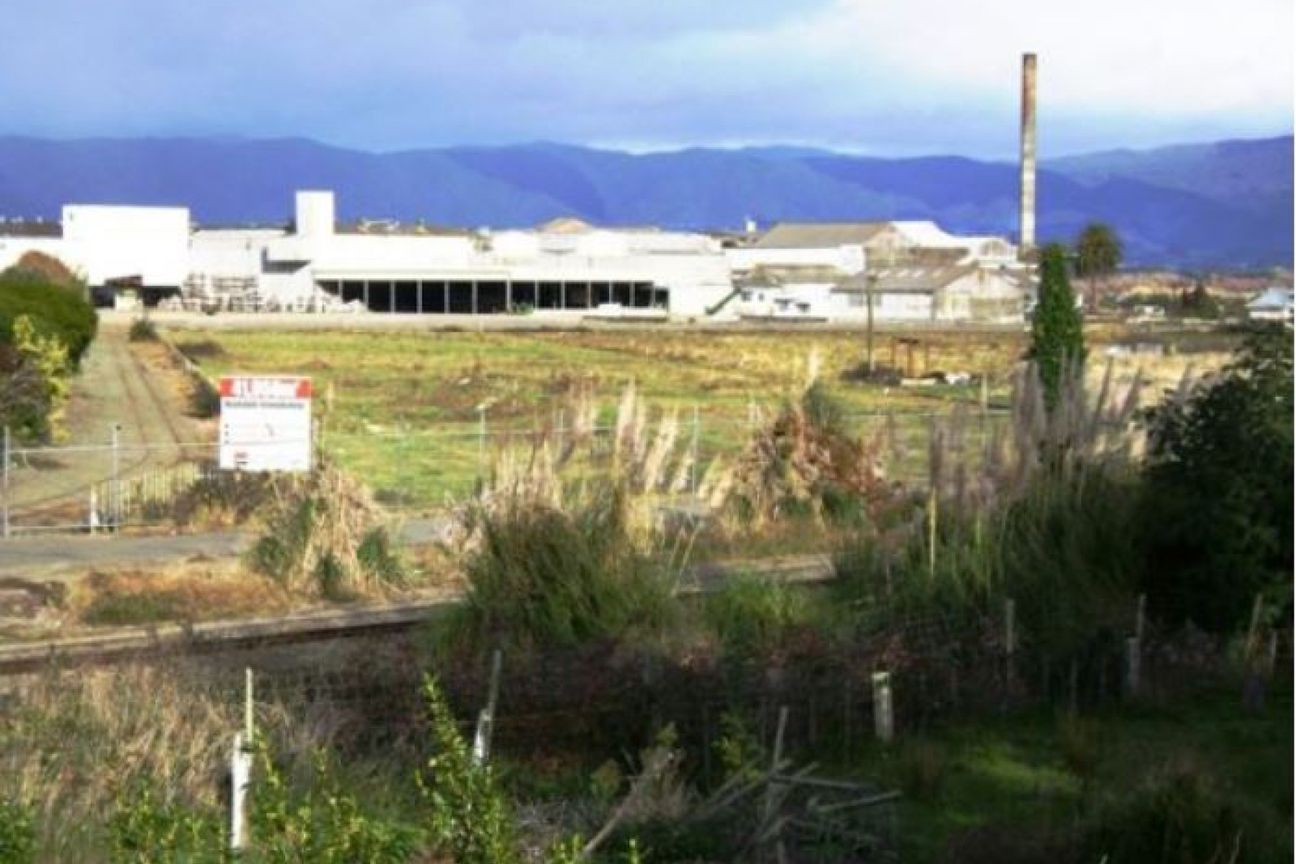 Bare industrial land for sale - Görünüm 3