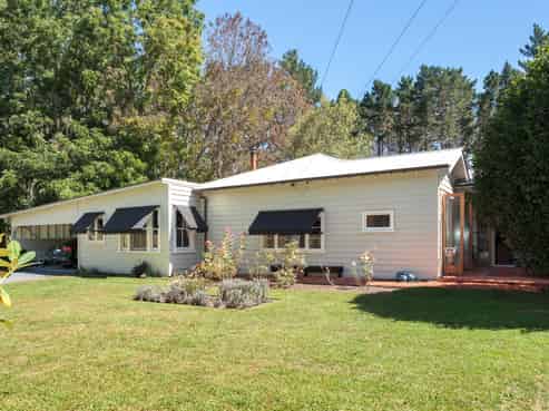 1218 State Highway 1, Tirau