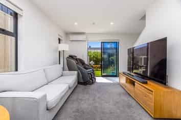 4/10 Willcott Street, Mount Albert