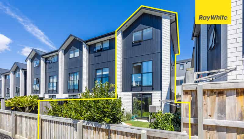 4/10 Willcott Street, Mount Albert