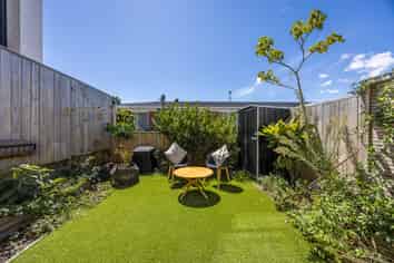 4/10 Willcott Street, Mount Albert