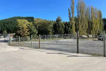 Secure Fenced Industrial Yard 1256m2