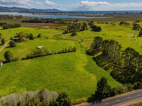 767 Sh25 Te Rerenga-Kuaotunu Rd, Te Rerenga