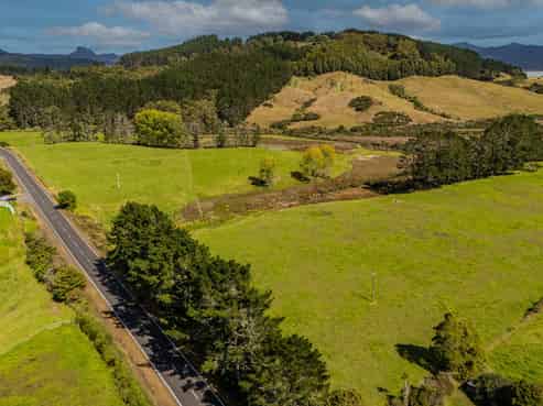 767 Sh25 Te Rerenga-Kuaotunu Rd, Te Rerenga
