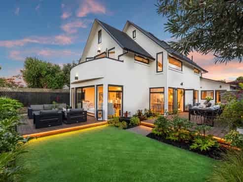 2/49 Aston Drive, Waimairi Beach