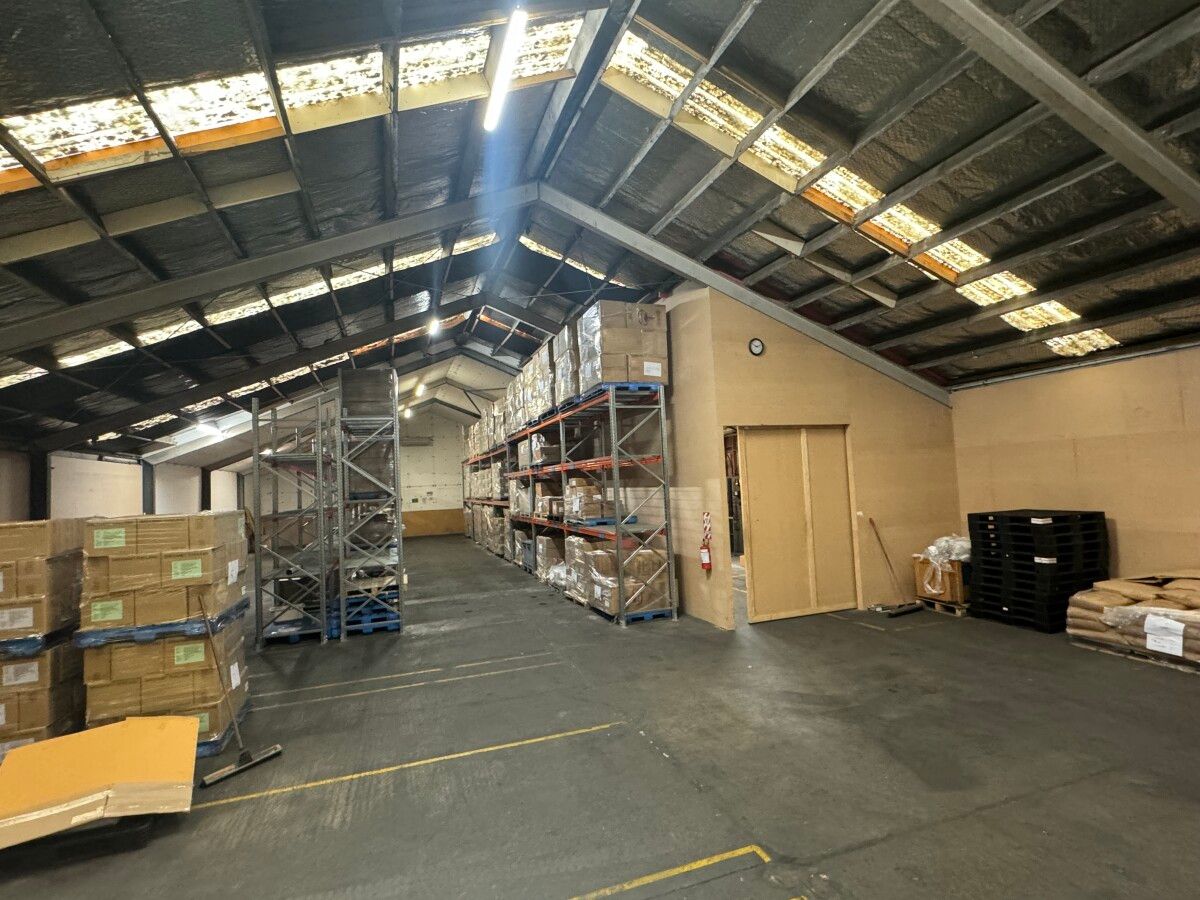 Affordable 471sq m Warehouse with Yard - 6. nézet