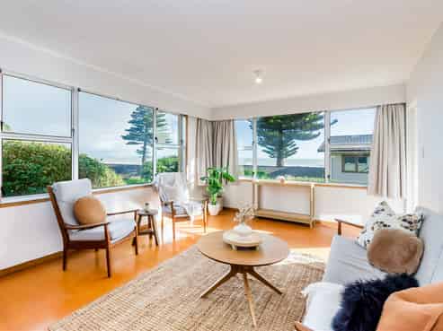 6/27 Beach Road, Paekakariki