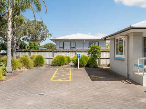 Large Freehold Site Close to Bayfair