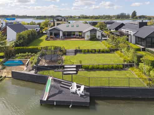 13 Waterton Point, Huntingdon