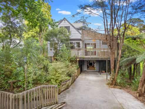 639 Huia Road, Parau