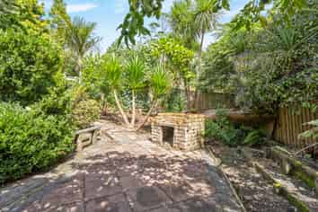 639 Huia Road, Parau