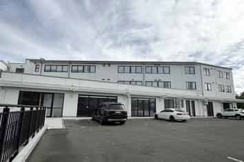 BRAND NEW TWO-LEVEL RETAIL/SHOWROOM UNIT!

 
