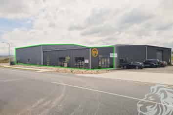 Large Workshop + Offices/Showroom - Broadlands Rd