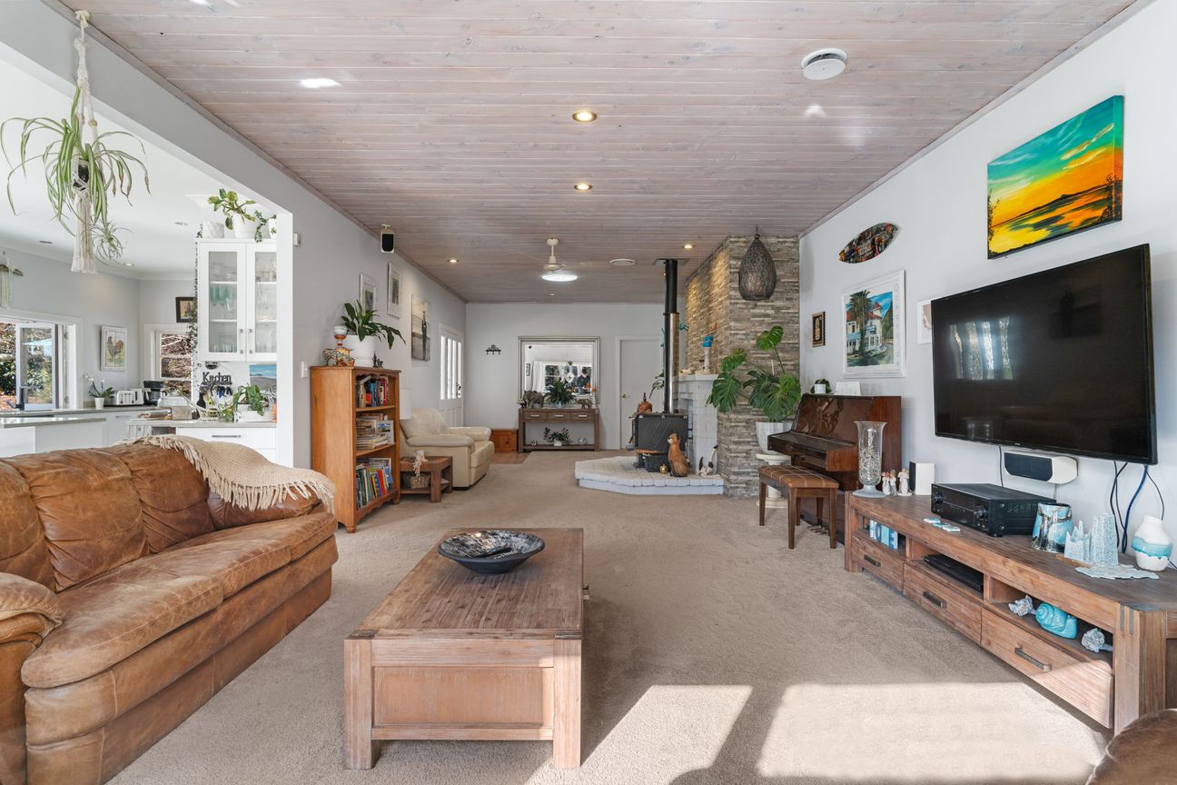 Two Homes, Twice the Value - Vista 6