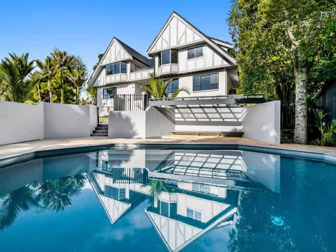 15  Fern Glen Road South, Saint Heliers