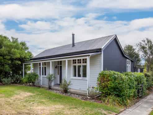 108 Cheviot Street, Roxburgh