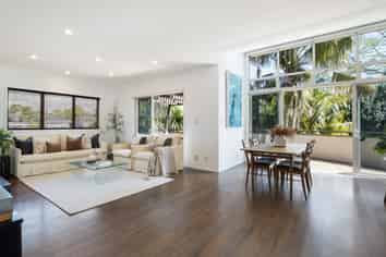 10 Edgars Road, Westmere