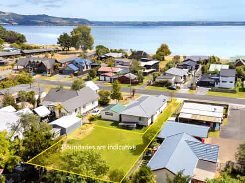 8A Holden Avenue, Holdens Bay