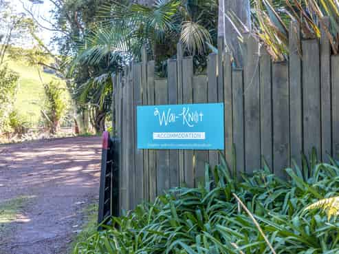 16 Te Makiri Road, Onetangi