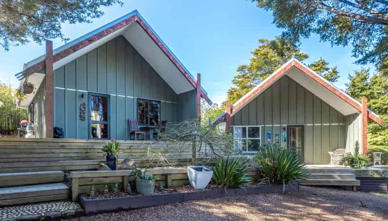 16 Te Makiri Road, Onetangi