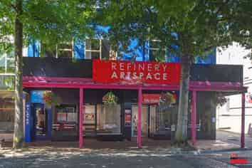 LARGE & AFFORDABLE RETAIL / OFFICE SPACE FOR LEASE