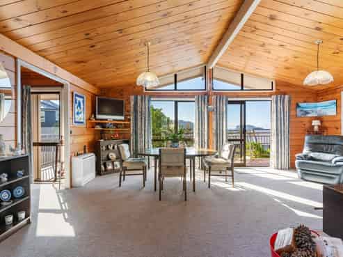 121 Bruce Wallace Place, Whangamata