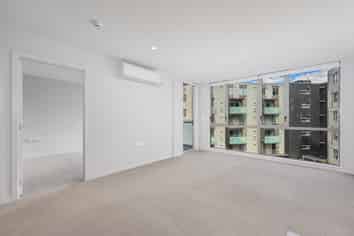 407/1 Rose Garden Lane, Albany