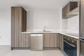 407/1 Rose Garden Lane, Albany