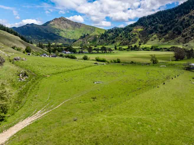 3346 State Highway 6, Okaramio