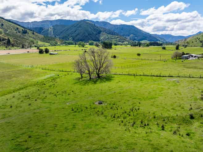 3346 State Highway 6, Okaramio