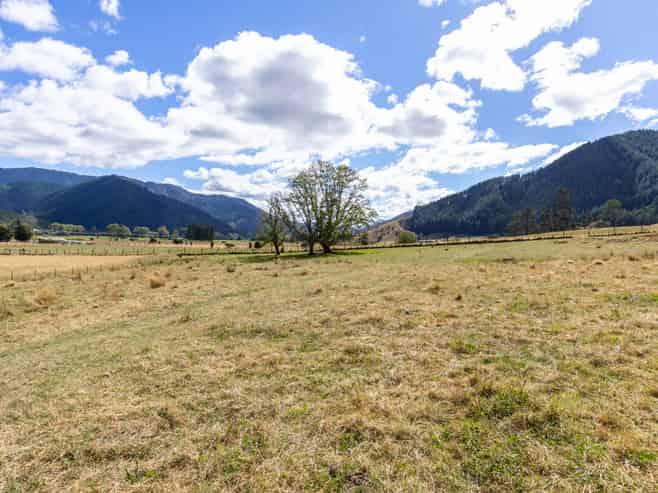 3346 State Highway 6, Okaramio