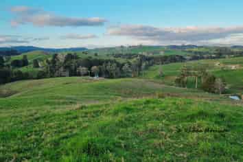 241 Golden Stairs Rd, Maungaturoto