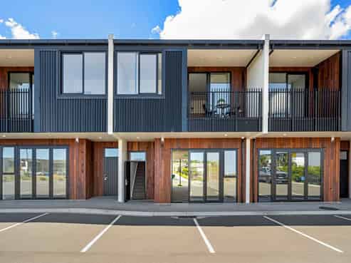 Priced to sell – new freehold work/live options