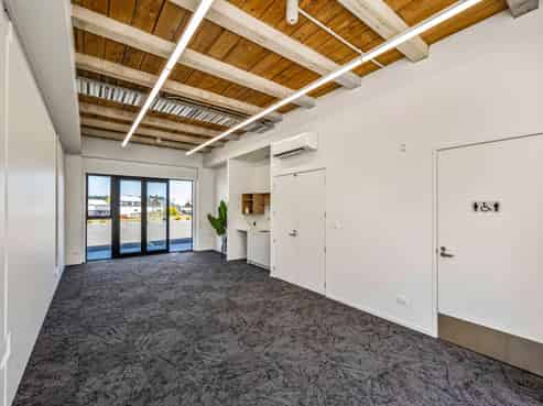 Priced to sell – new freehold work/live options