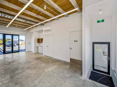 Priced to sell – new freehold work/live options