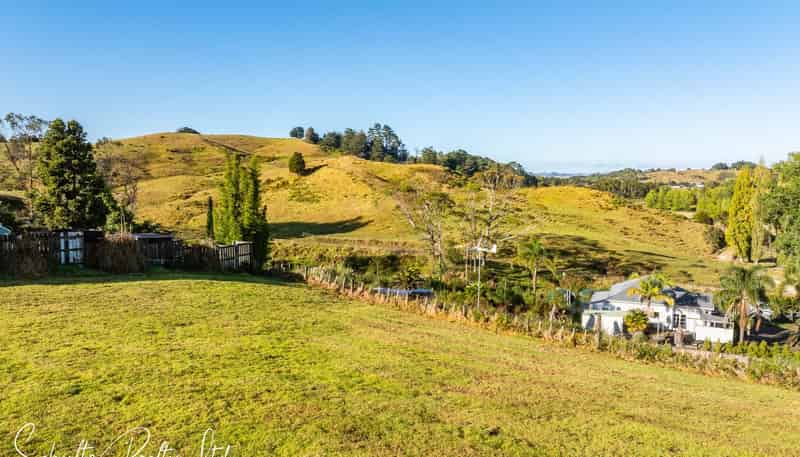 10 Skelton Crescent, Paparoa