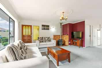 2/529 Weymouth Road, Weymouth