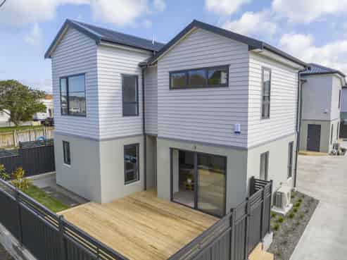 11 Waiwhetu Road, Waiwhetu