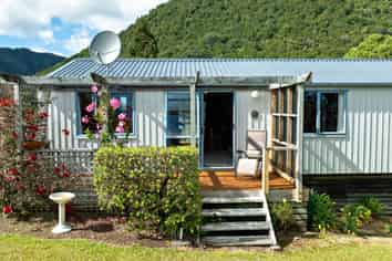 8362 State Highway 35, Waihau Bay