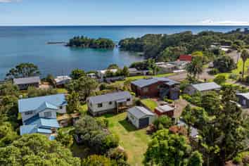 8362 State Highway 35, Waihau Bay