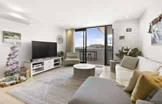 111/223A Green Lane West, Epsom